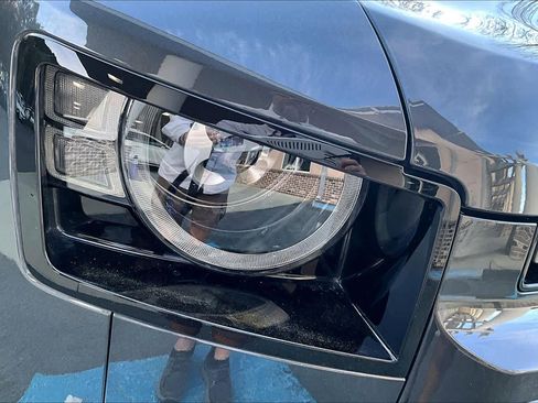 Used 2025 Land Rover Defender 110 X-Dynamic SE image 27