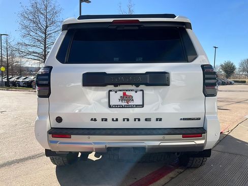 Used 2025 Toyota 4Runner Trailhunter image 7