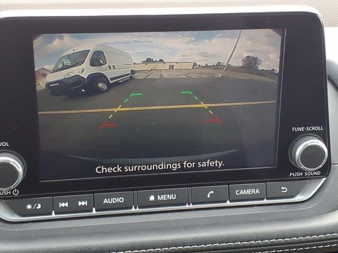 Used 2023 Nissan Rogue SV image 24