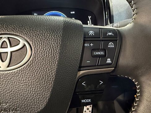 Used 2025 Toyota Camry LE image 26