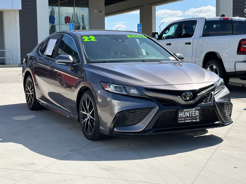 Used 2022 Toyota Camry SE FWD image 12