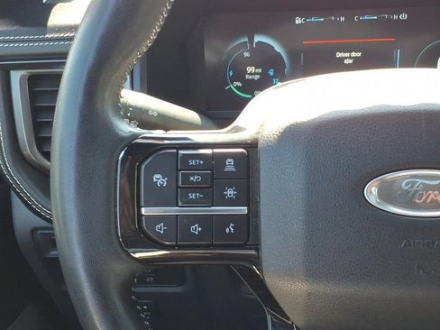 Used 2022 Ford F150 Lightning Platinum AWD/4WD image 18