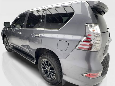 Used 2022 Lexus GX 460 Premium w/ Premium Plus Package image 10