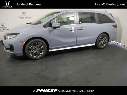 New 2026 Honda Odyssey Touring image 1