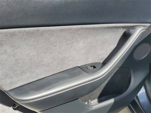 Used 2024 Tesla Model Y Long Range image 10