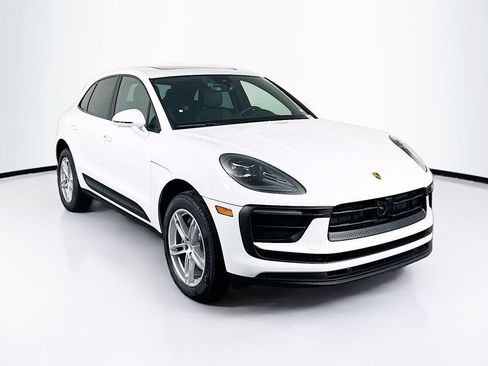 Certified 2026 Porsche Macan AWD/4WD image 7