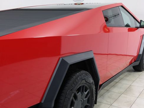 Used 2024 Tesla Cybertruck AWD Crew Cab image 42