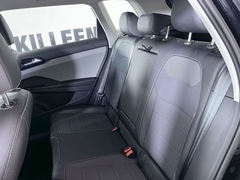 Used 2024 Volkswagen Taos SE image 21