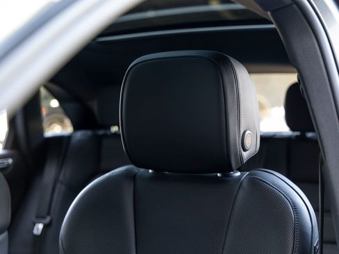 Certified 2025 Porsche Macan AWD/4WD image 27