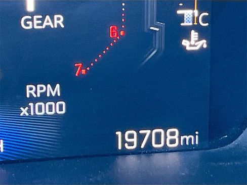 Used 2024 Chevrolet Colorado W/T w/ Safety Package image 12