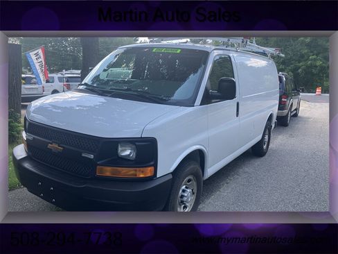 Used 2017 Chevrolet Express 2500 RWD image 1