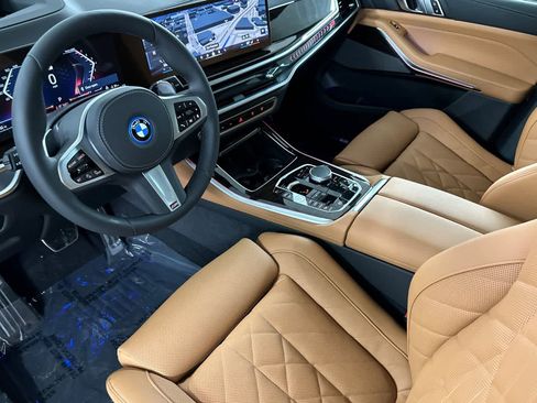 New 2026 BMW X5 xDrive50e w/ M Sport Package image 11