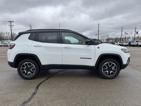 Used 2024 Jeep Compass Trailhawk w/ Sun and Sound Group image 7