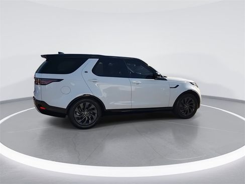 Used 2023 Land Rover Discovery S R-Dynamic image 9