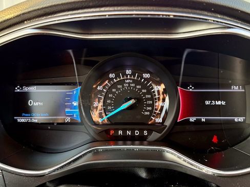 Used 2017 Ford Fusion SE w/ Fusion SE Technology Package FWD image 19