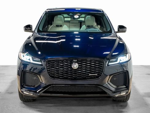 Used 2025 Jaguar F-PACE R-Dynamic S image 4
