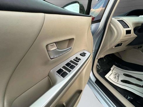 Used 2013 Toyota Prius V Five image 9
