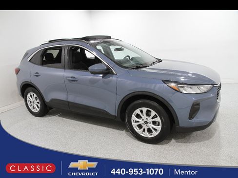 Used 2023 Ford Escape Active w/ Tech Pack #2 AWD/4WD image 1