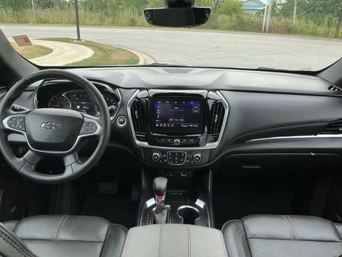 Used 2023 Chevrolet Traverse RS AWD/4WD image 21