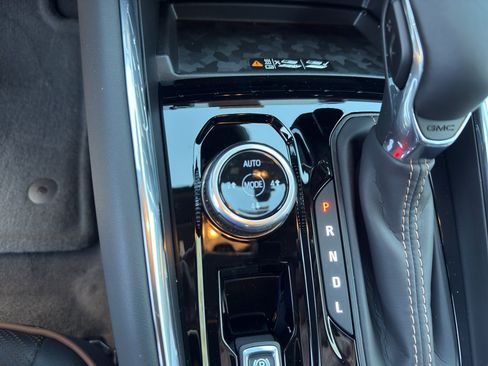New 2026 GMC Canyon AT4 w/ AT4 Premium Package AWD/4WD image 11