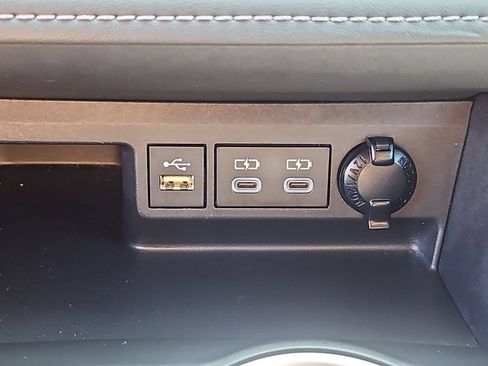 Used 2023 Toyota Highlander LE AWD/4WD image 14