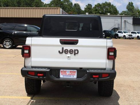Certified 2026 Jeep Gladiator Rubicon AWD/4WD image 8