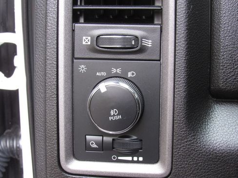 Used 2023 RAM 1500 Express w/ Wheel & Sound Group AWD/4WD image 34