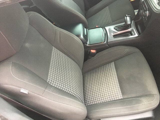 Used 2023 Dodge Charger SXT w/ Blacktop Package AWD/4WD image 19