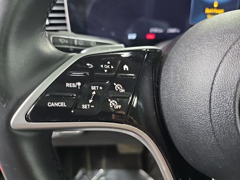 Used 2024 Mercedes-Benz GLE 450 4MATIC image 18