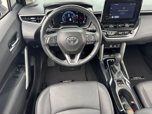 Used 2024 Toyota Corolla Cross XLE image 15