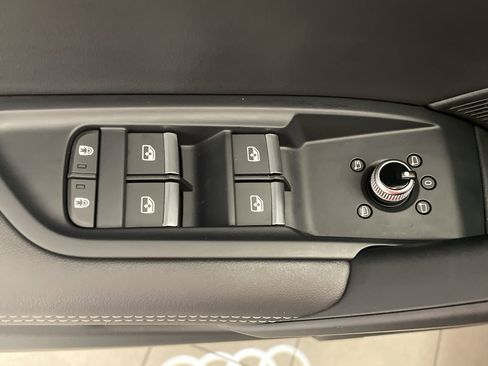 Used 2023 Audi Q5 2.0T Prestige w/ Prestige Package image 11