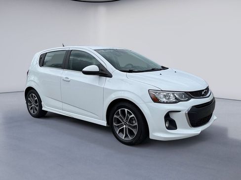 Used 2020 Chevrolet Sonic LT w/ Convenience Package FWD image 7