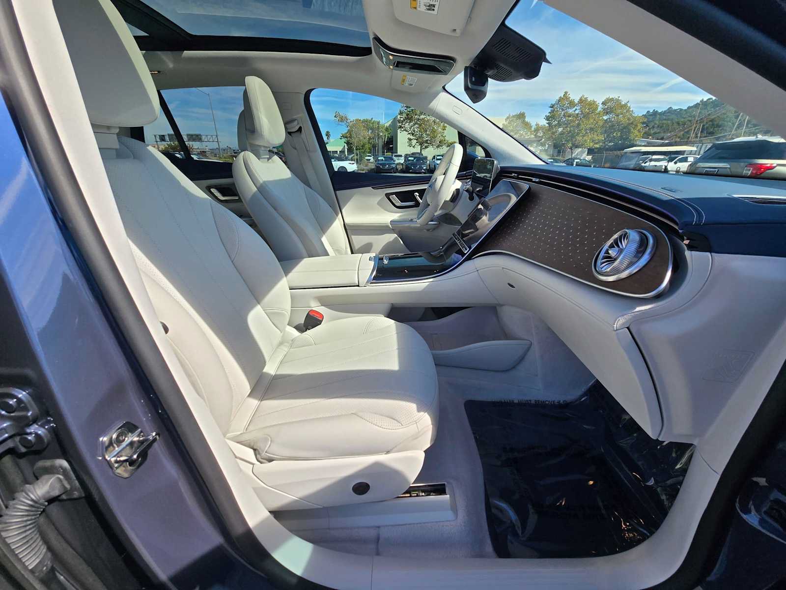 Used 2023 Mercedes-Benz EQE 350+ SUV w/ AMG Line Exterior Package image 11