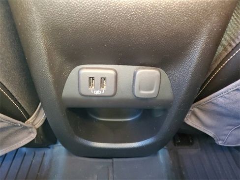 Used 2022 GMC Canyon Denali image 24