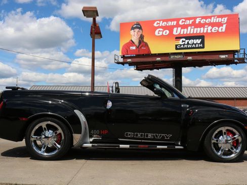 Used 2004 Chevrolet SSR w/ Preferred Equipment Group RWD image 57
