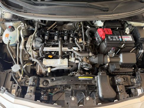 Used 2025 Nissan Versa SV FWD image 27