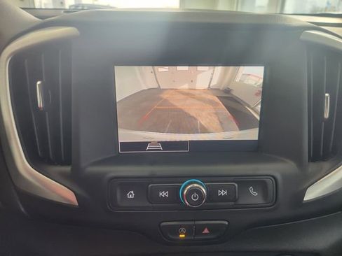 Used 2024 GMC Terrain SLE image 33