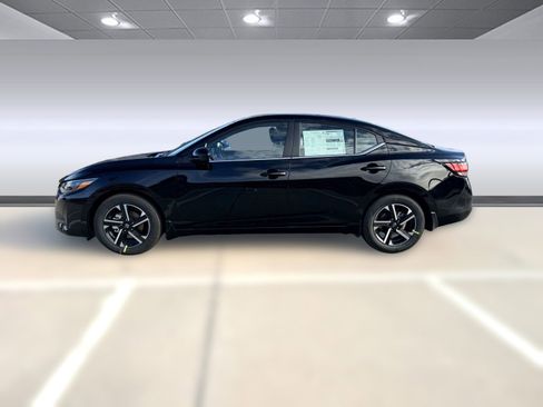 New 2025 Nissan Sentra SV image 2