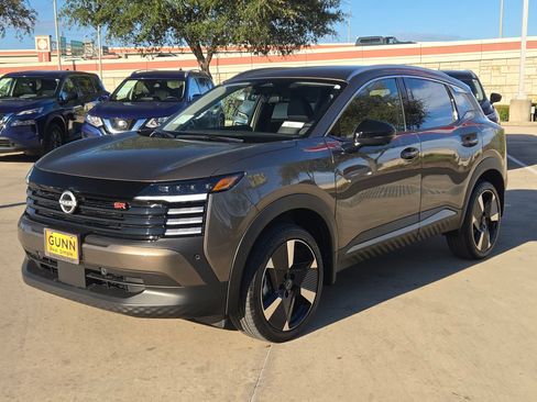 New 2026 Nissan Kicks SR image 6