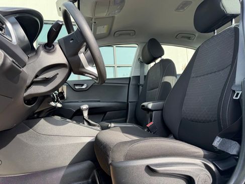 Used 2023 Kia Rio S image 11