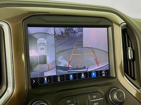 Used 2021 Chevrolet Silverado 1500 High Country w/ Technology Package image 14