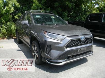 Used 2021 Toyota RAV4 SE w/ Weather & Moonroof Package