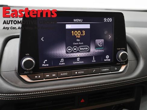 Used 2024 Nissan Rogue S AWD/4WD image 19