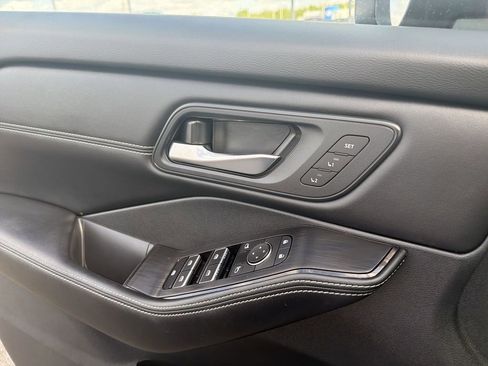 Certified 2025 Nissan Rogue SL w/ Tech Package AWD/4WD image 22