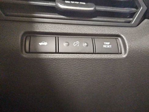 Used 2024 Nissan Altima 2.5 SR FWD image 33
