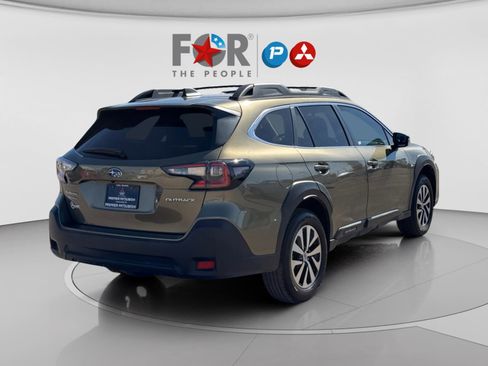 Used 2024 Subaru Outback Premium image 5