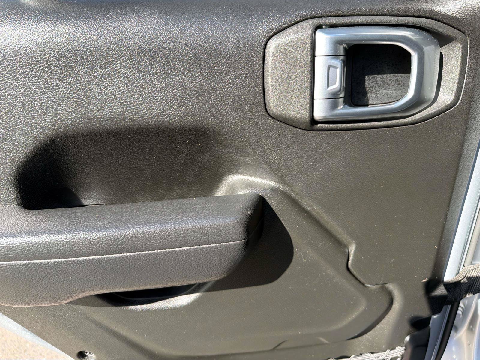 Used 2024 Jeep Wrangler Unlimited AWD/4WD image 9