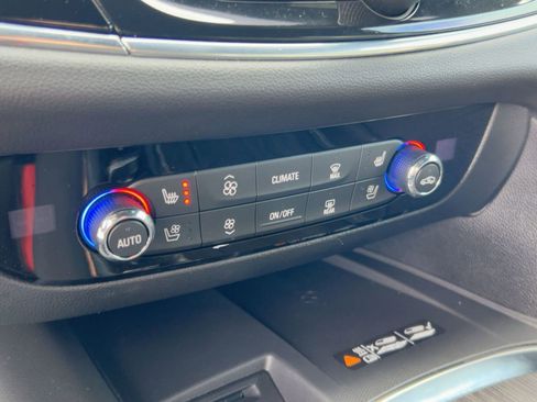 Certified 2023 Buick Enclave Avenir w/ Avenir Technology Package image 19