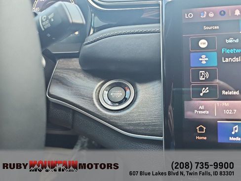 Used 2023 Jeep Grand Cherokee Limited w/ Luxury Tech Group II AWD/4WD image 25