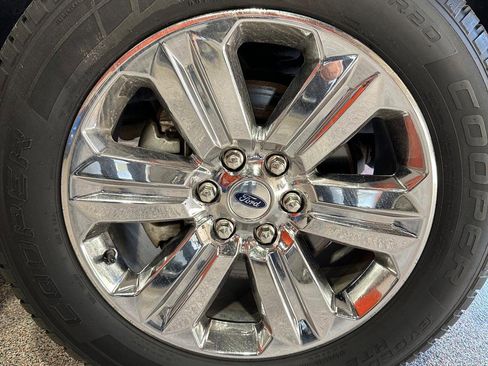 Used 2019 Ford F150 Lariat w/ Equipment Group 502A Luxury image 21